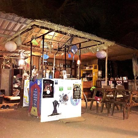 أنجونا Wonderland Hostel المظهر الخارجي الصورة