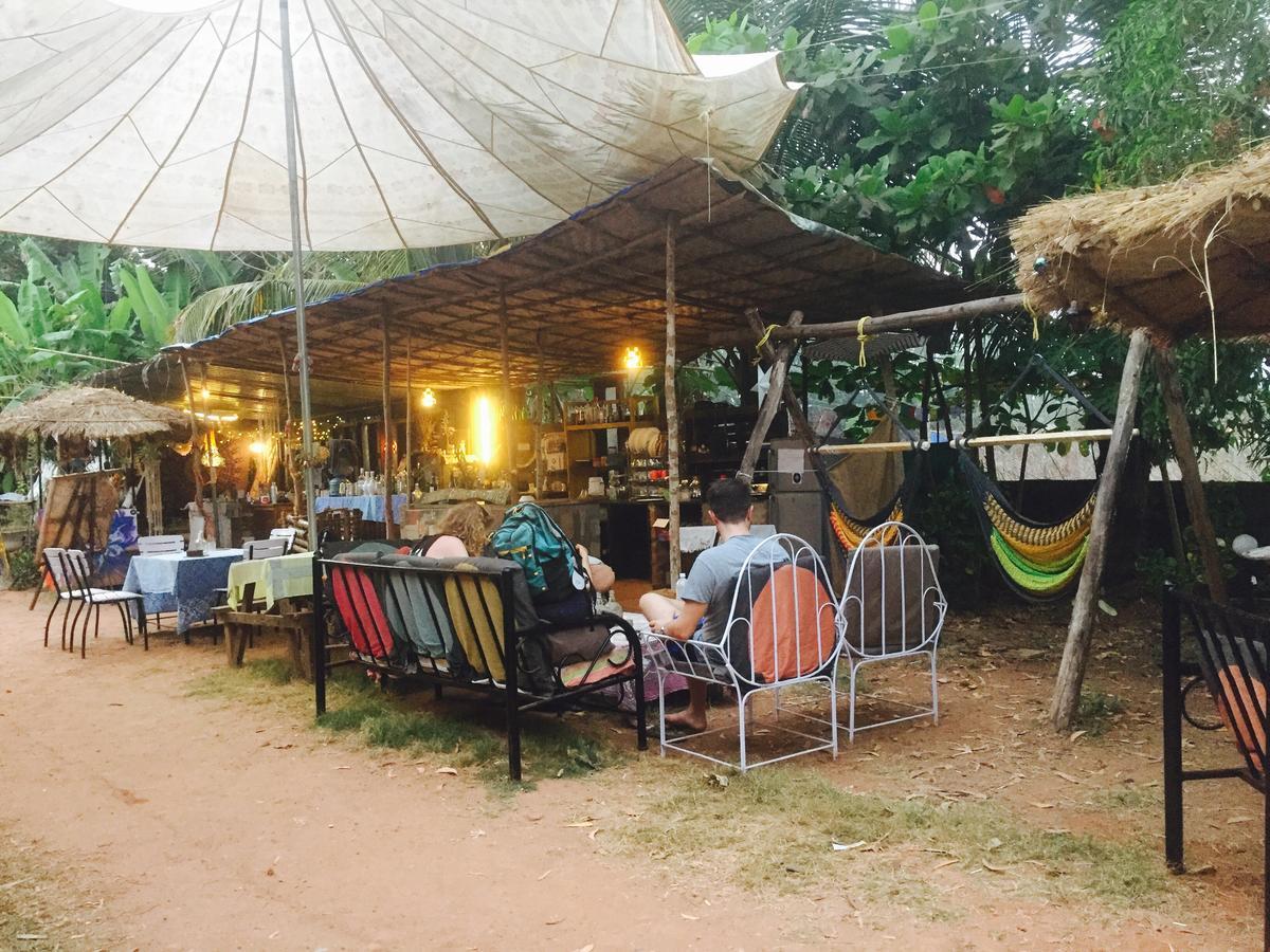 أنجونا Wonderland Hostel المظهر الخارجي الصورة