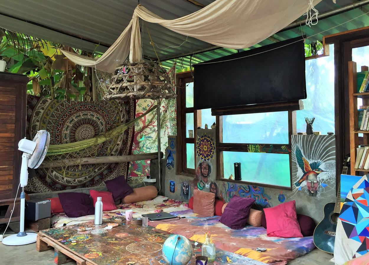 أنجونا Wonderland Hostel المظهر الخارجي الصورة